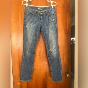 Old Navy Women's Low-Rise Distressed Jeans, size 2